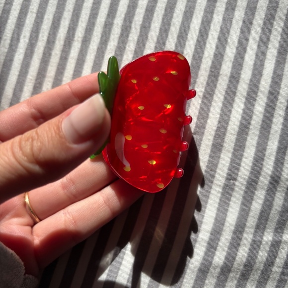 Strawberry Hair Clip - Picture 4 of 4